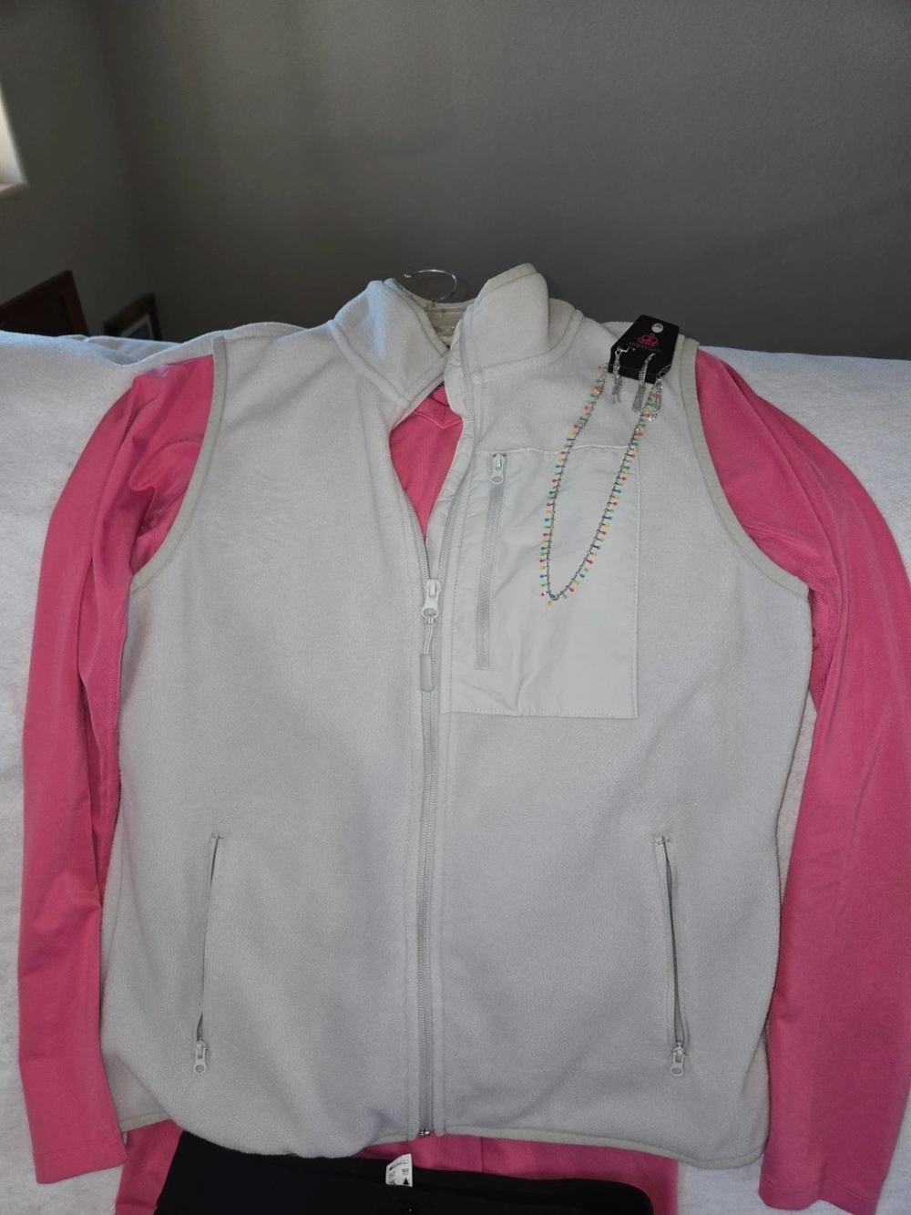 Nike White Fleece Vest with Pink Sleeves With Paparazzi Jewelry Set